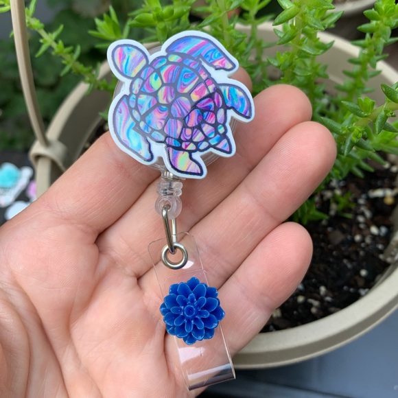 Turtle Badge Holder - Picture 1 of 3